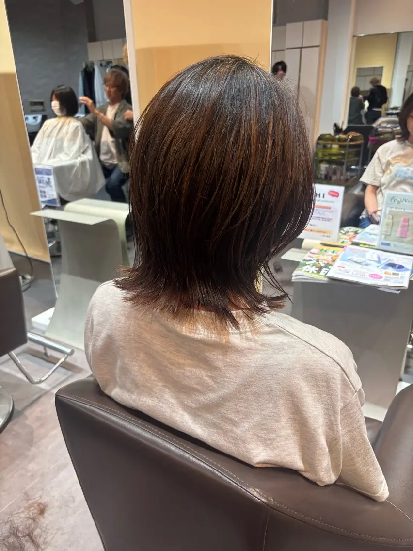 ミディアム ボブレイヤー ボブ レイヤーカット 外ハネヘア 湊 芹奈のヘアスタイル