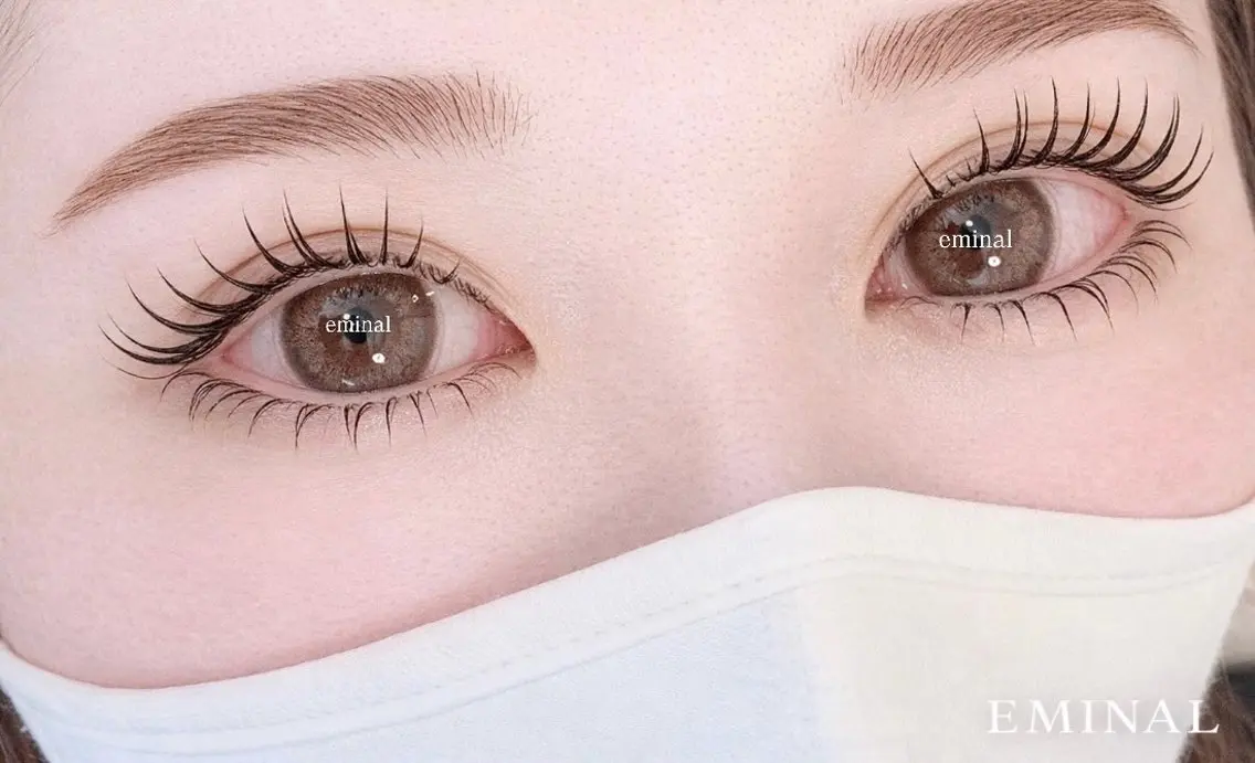 眉毛ブリーチ✨ 髪色や目の色と揃えて垢抜け眉に❗️の写真