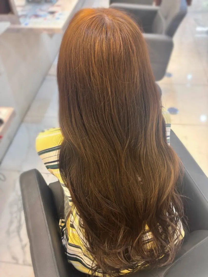 ロング ヘアカラー 𝐿𝑒𝑒 四ツ橋 𝑅𝐴𝑁𝐴のヘアスタイル