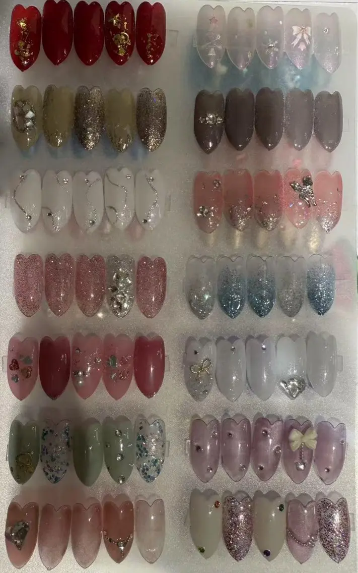 ネイル ハンドネイル 🌈 Laule'aのネイルデザイン