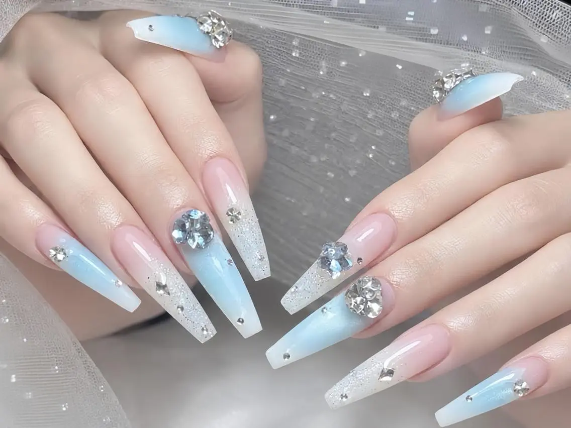 ネイル オーロラネイル チークネイル 桜ネイル クリアネイル ドット ハンドネイル Rin Nail Shinokuboのネイルデザイン