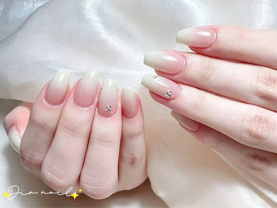 ネイル 韓国ネイル マグネットネイル ニュアンスネイル 夏ネイル ワンホンネイル ハンドネイル Di'a nail ネイルサロンのネイルデザイン