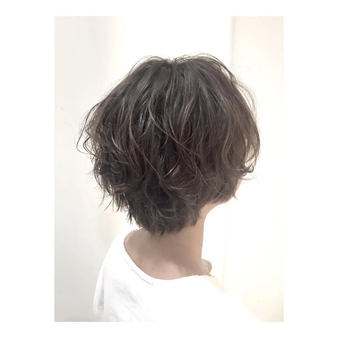 ショート カラー パーマ デジタルパーマ ハイトーンブリーチ 土坂　由志【京都】のヘアスタイル