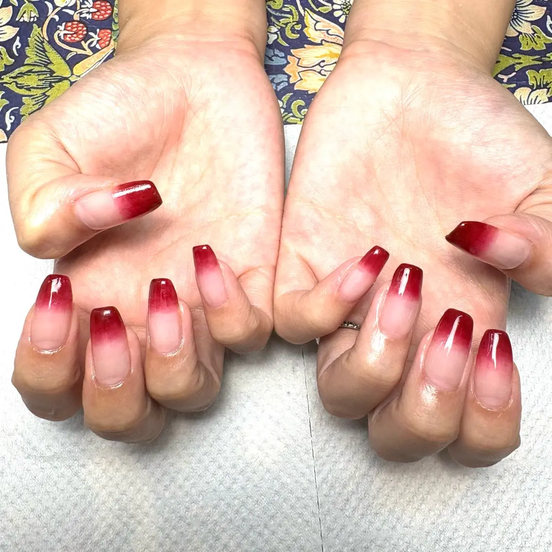 ネイル グラデーション ハンドネイル HAILEY nail saronのネイルデザイン