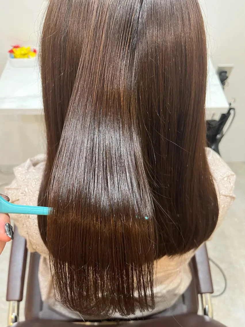 セミロング カット ヘアカラー トリートメント 【髪質改善 艶髪】 布川 莉穂のヘアスタイル