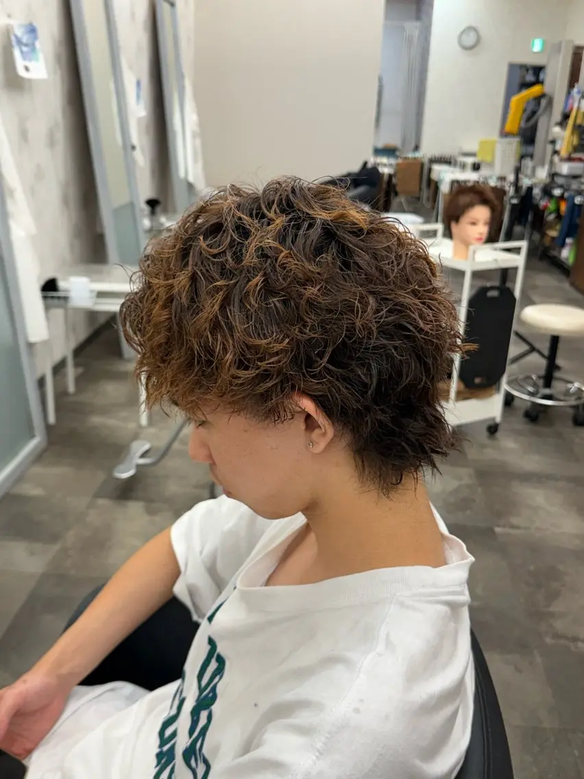 ショート パーマ ツイストスパイラルパーマ スパイラルパーマ 山中 悠人のヘアスタイル