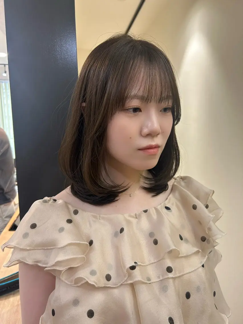 ミディアム カラー ミディアムレイヤー レイヤーカット カット ヘアカラー トリートメント hubhair レイヤー/透明感のヘアスタイル