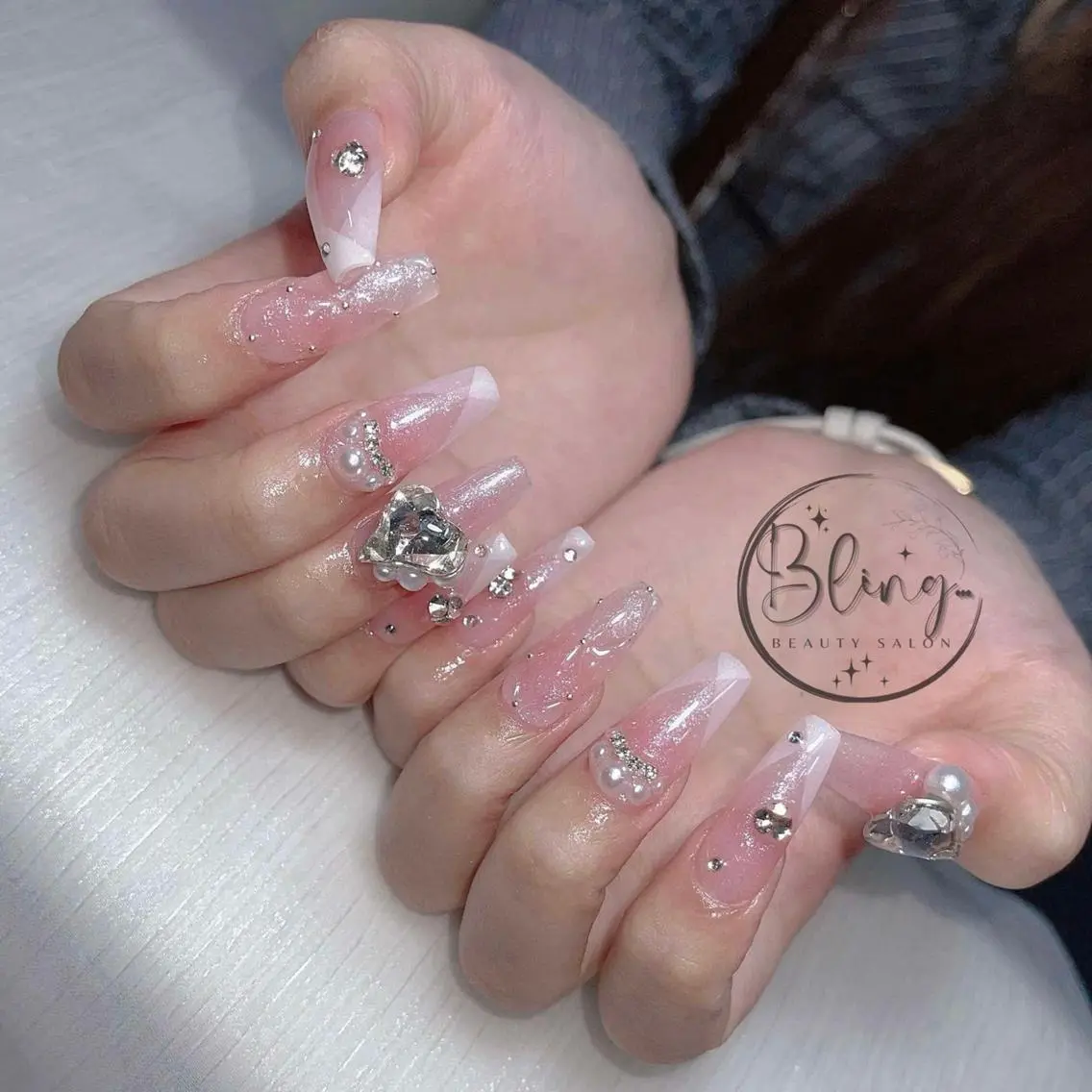 カラー ロング グラデーションカラー 韓国風ヘア ハンドネイル Bling Salonのネイルデザイン