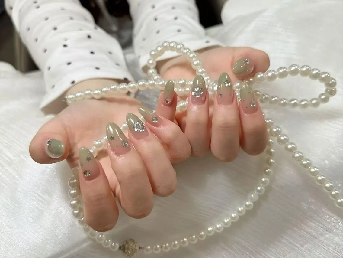 ネイル フレンチネイル ジェルネイル ガラスフレンチ 韓国ネイル マグネットネイル ハンドネイル ハンドケア The  Nail 新大久保店のネイルデザイン