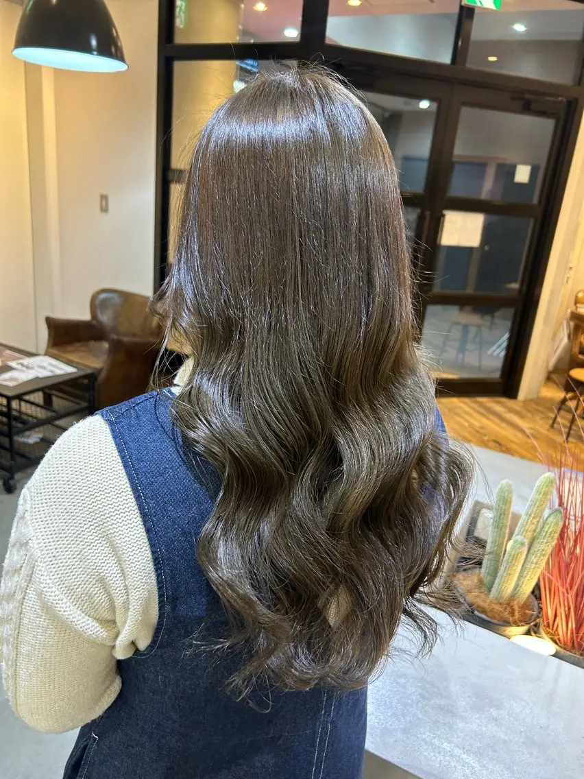 ロング ヘアカラー トリートメント 艶髪/髪質改善 yukaのヘアスタイル