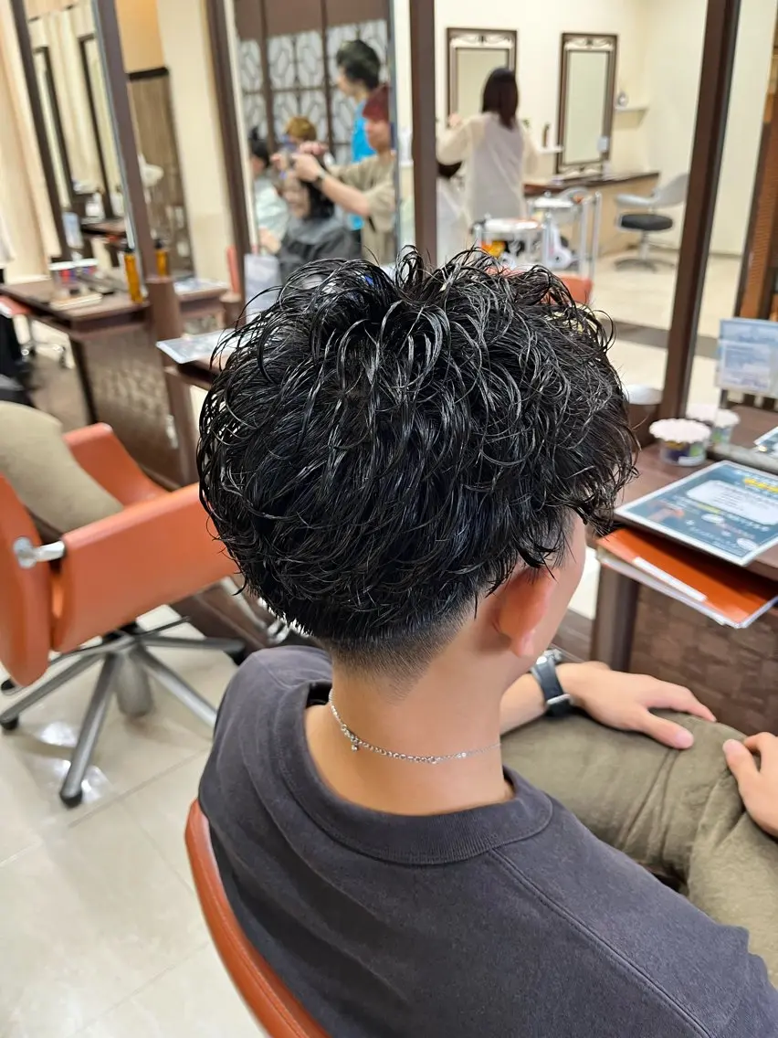 ショート パーマ メンズ メンズパーマ 刈り上げ ショートヘア ニュアンスパーマ 🧊メンズ特化🧊 高木航希のヘアスタイル