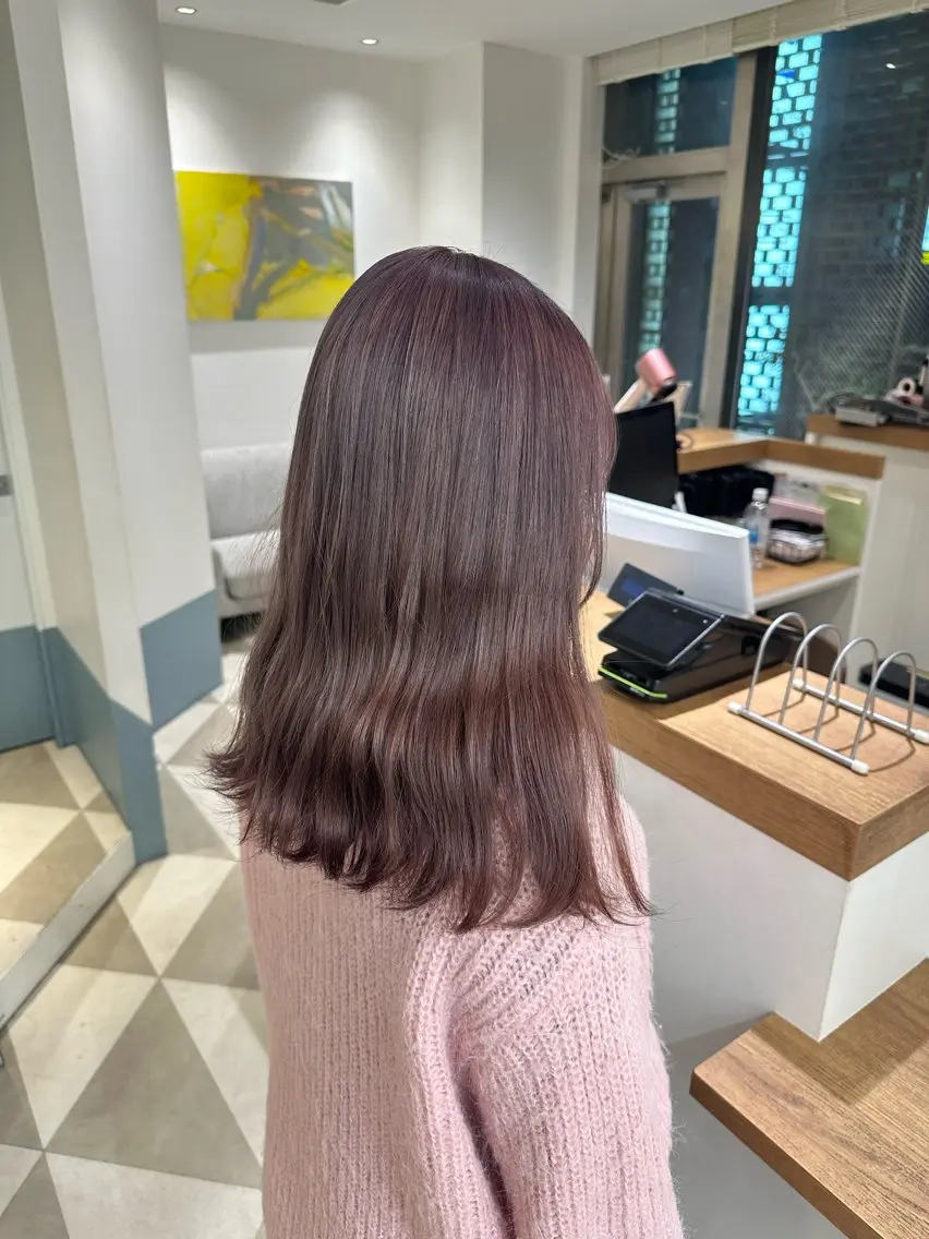 セミロング カラー ヘアカラー 安丸 結夏のヘアスタイル