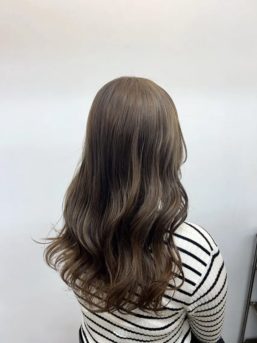 ロング カラー ヘアアレンジ ベージュカラー 透明感カラー オリーブベージュ 梅田茶屋町ヘアセット 🎀RIONA🎀のヘアスタイル