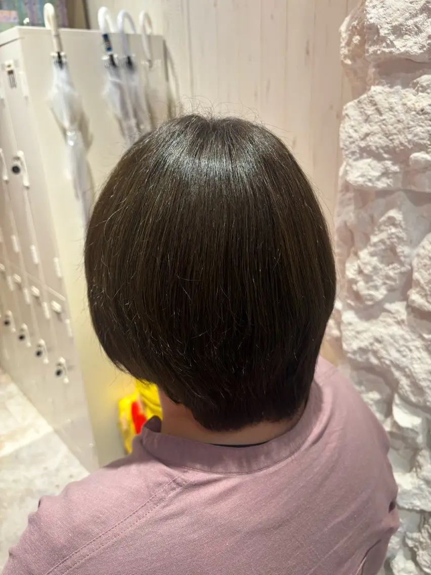 ショート カラー グレージュ オリーブカラー オリーブグレージュ オリーブグレー ヘアカラー Agu.hair / ミナミのヘアスタイル