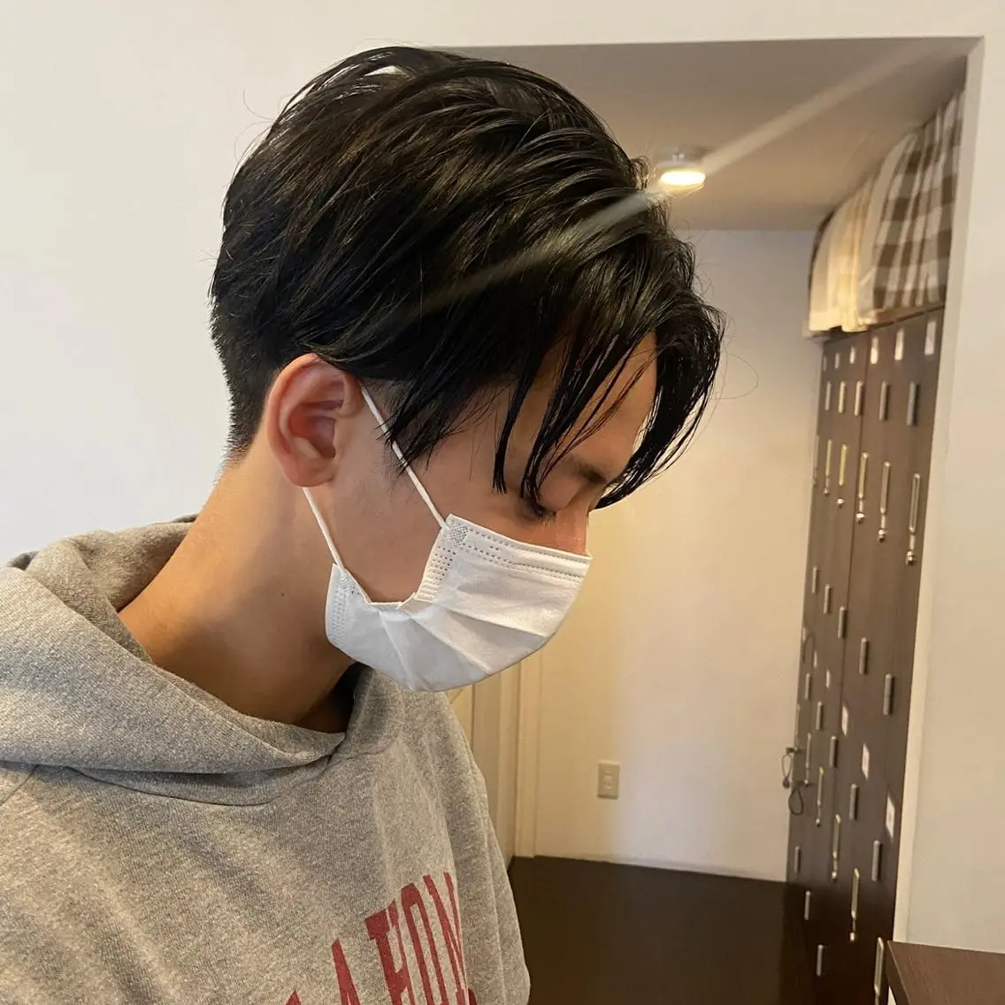 ミディアム カラー パーマ ヘアアレンジ メンズ キッズ ネイル マツエク・マツパ アイブロウ ミディアムパーマ メンズハイライト メンズパーマ ブラウンカラー ケアカラー 久木原 ゆりのヘアスタイル