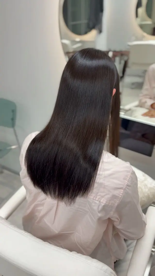 セミロング 縮毛矯正 トリートメント 代官山×美髪 縮毛矯正艶カラー🫧のヘアスタイル