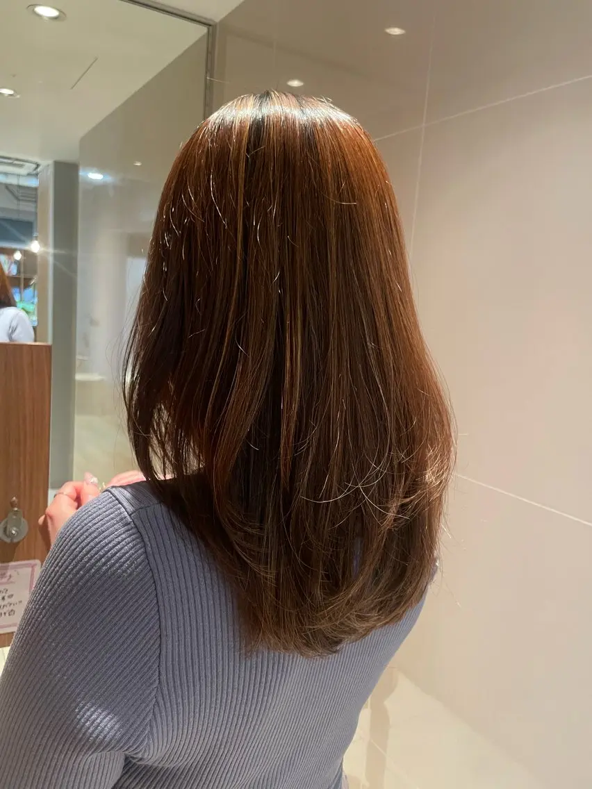 セミロング レイヤーカット 艶カラー/縮毛矯正 🩰chihiroのヘアスタイル