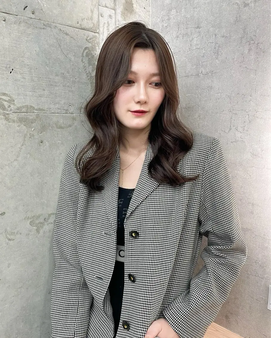ミディアム カラー ブリーチ ブラウンカラー 透明感カラー グレージュ ブリーチなしカラー ブリーチ/ベージュ 💕/momoaのヘアスタイル