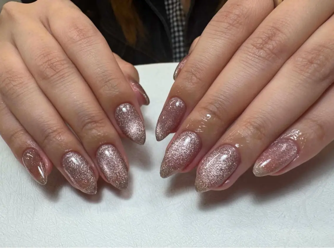 ネイル チークネイル フレンチネイル ジェルネイル ラメ(グリッター) ラメグラデーション MEO NAIL 中野 研修ネイリストのネイルデザイン