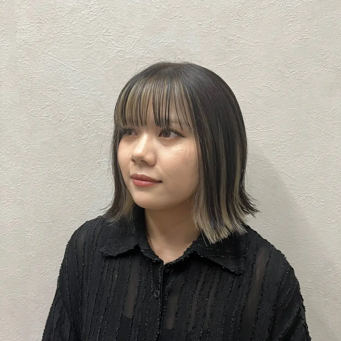 ショート カラー ブリーチ カット ヘアカラー トリートメント 有田裕真 【ブリーチカラー】のヘアスタイル