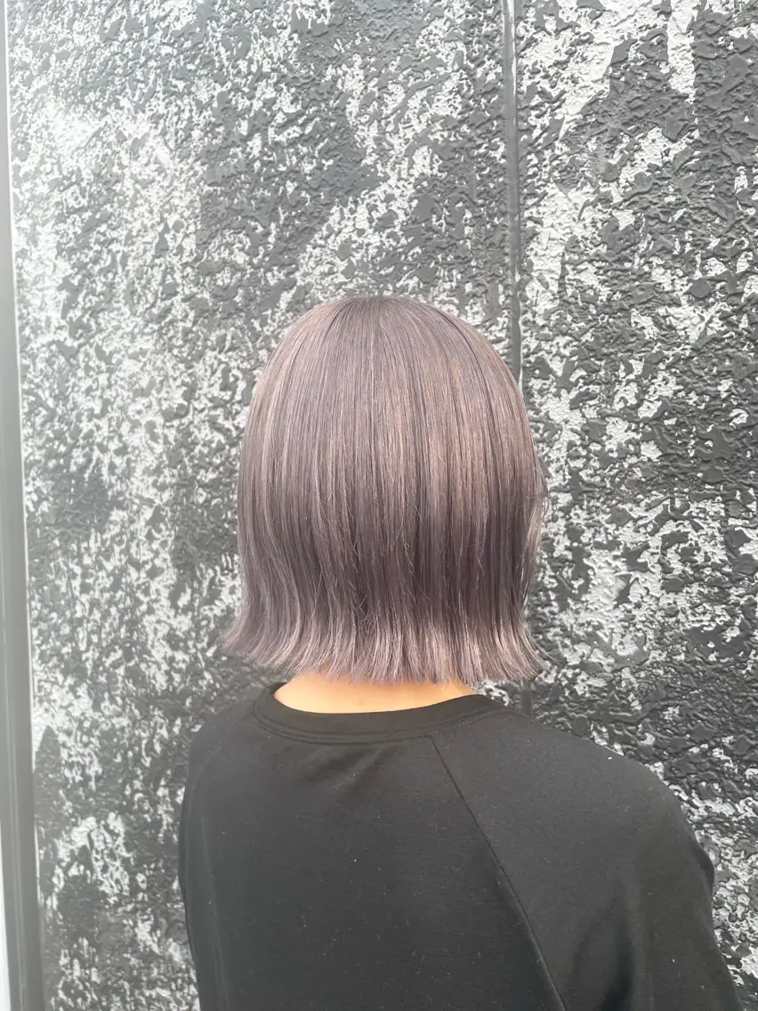 カラー グレージュ ラベンダーカラー ラベンダーグレージュ ラベンダーグレー ヘアカラー 楠奥 結衣のヘアスタイル