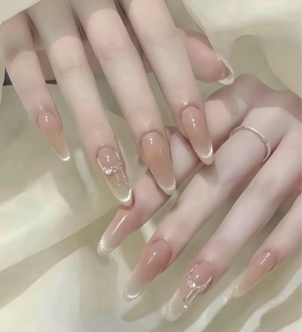 ネイル チークネイル 長さ出し フラワーネイル フレンチネイル ガーリー SunNail池袋駅 ワンホンネイルのネイルデザイン