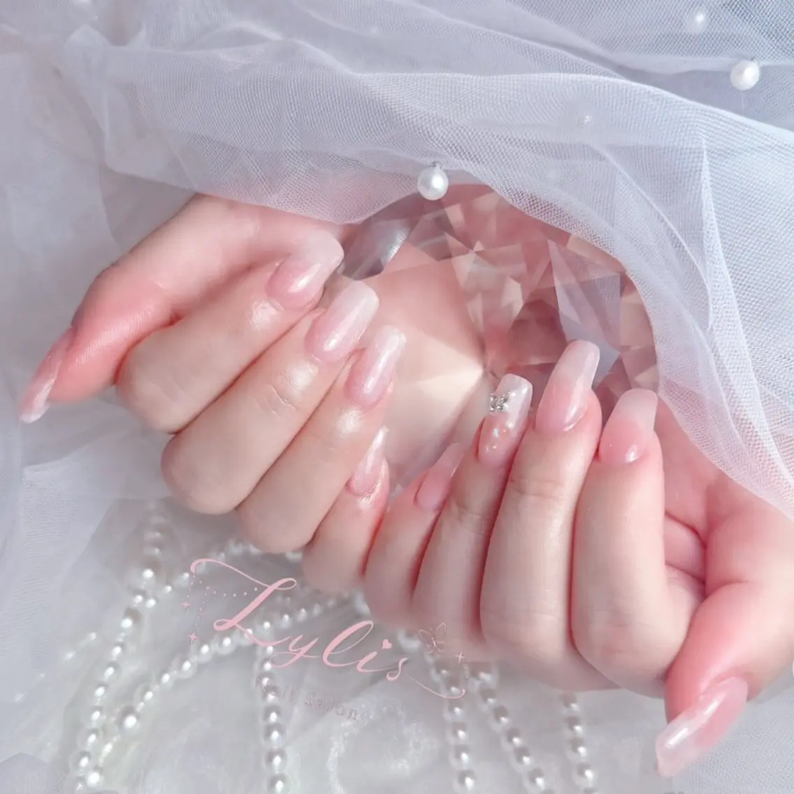 ワンホン指先♡ベイビーブーマー👶𓍯̽̈オフケア込の写真