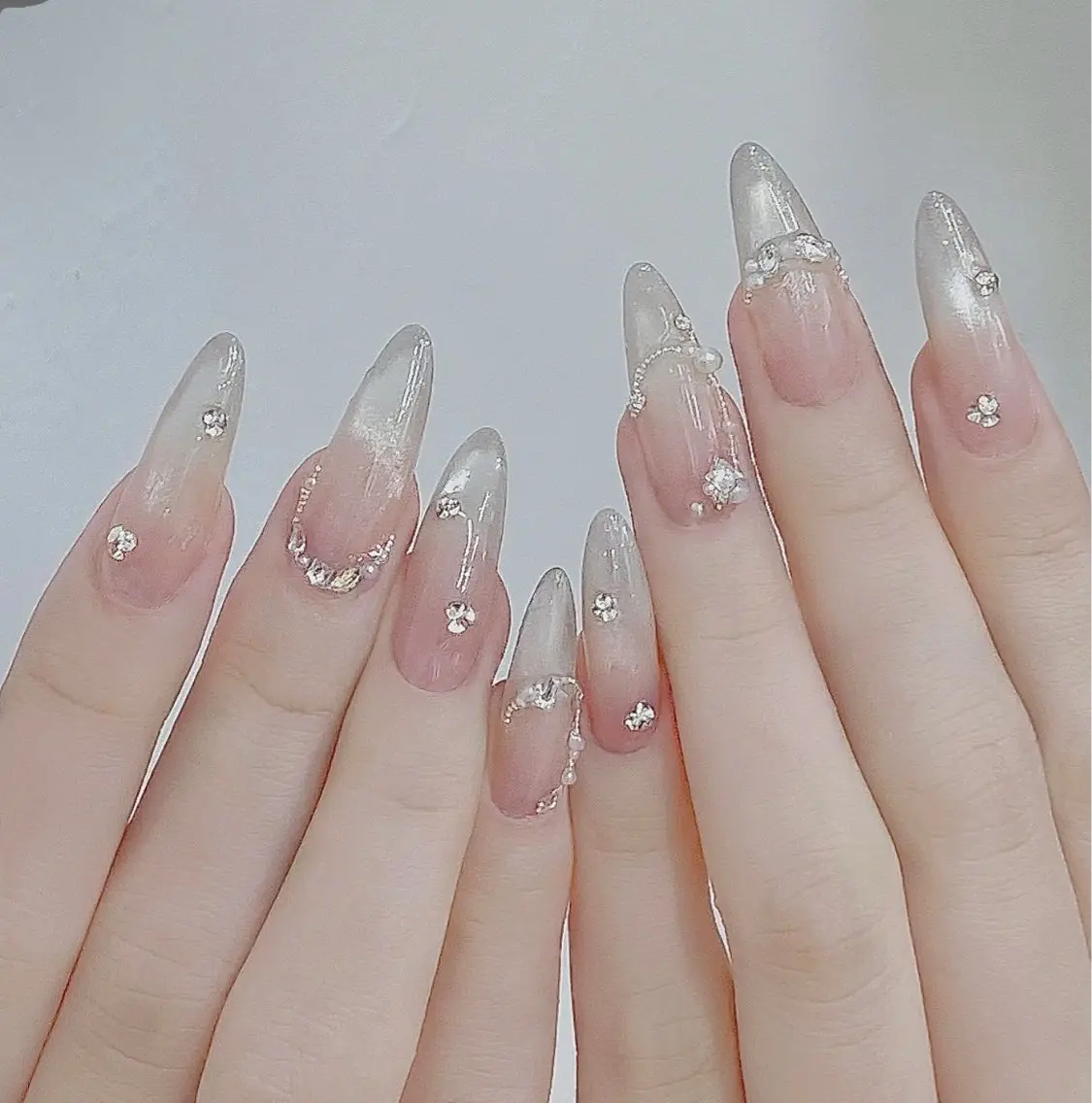 ロング ハンドネイル 🖤スカルプ専門店 新宿・MR🖤のネイルデザイン