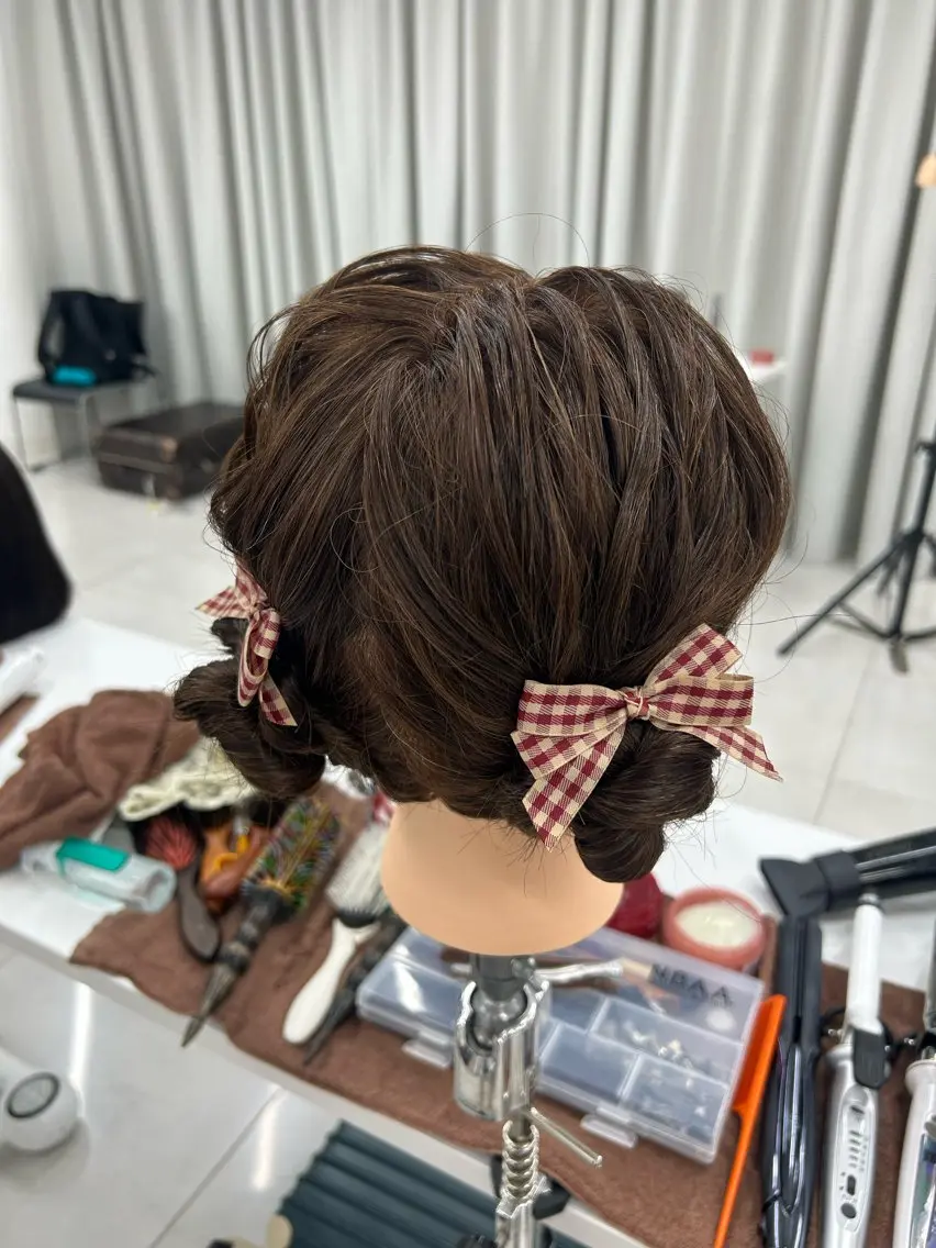 ヘアアレンジ お団子ヘア フェザーパーマ 🌎Rino🔚のヘアスタイル