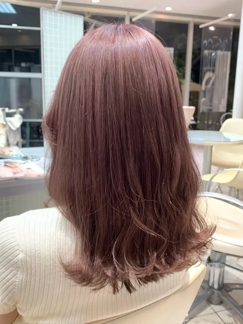 ミディアム カラー ブリーチ ブリーチなしカラー ピンクカラー 縮毛矯正/艶カラー /𝐒𝐚𝐤𝐢のヘアスタイル