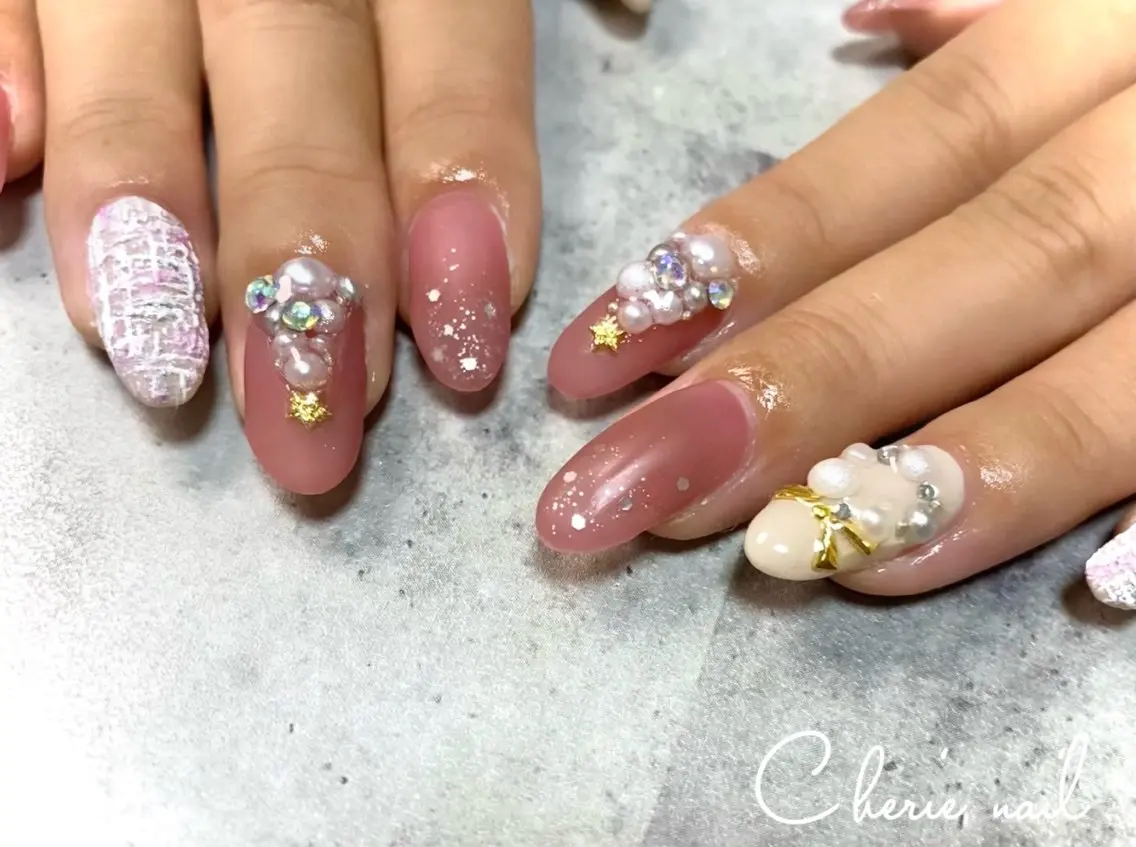 ネイル ジェルネイル キラキラネイル 冬ネイル クリスマス ハンドネイル Cherienail yunaのネイルデザイン
