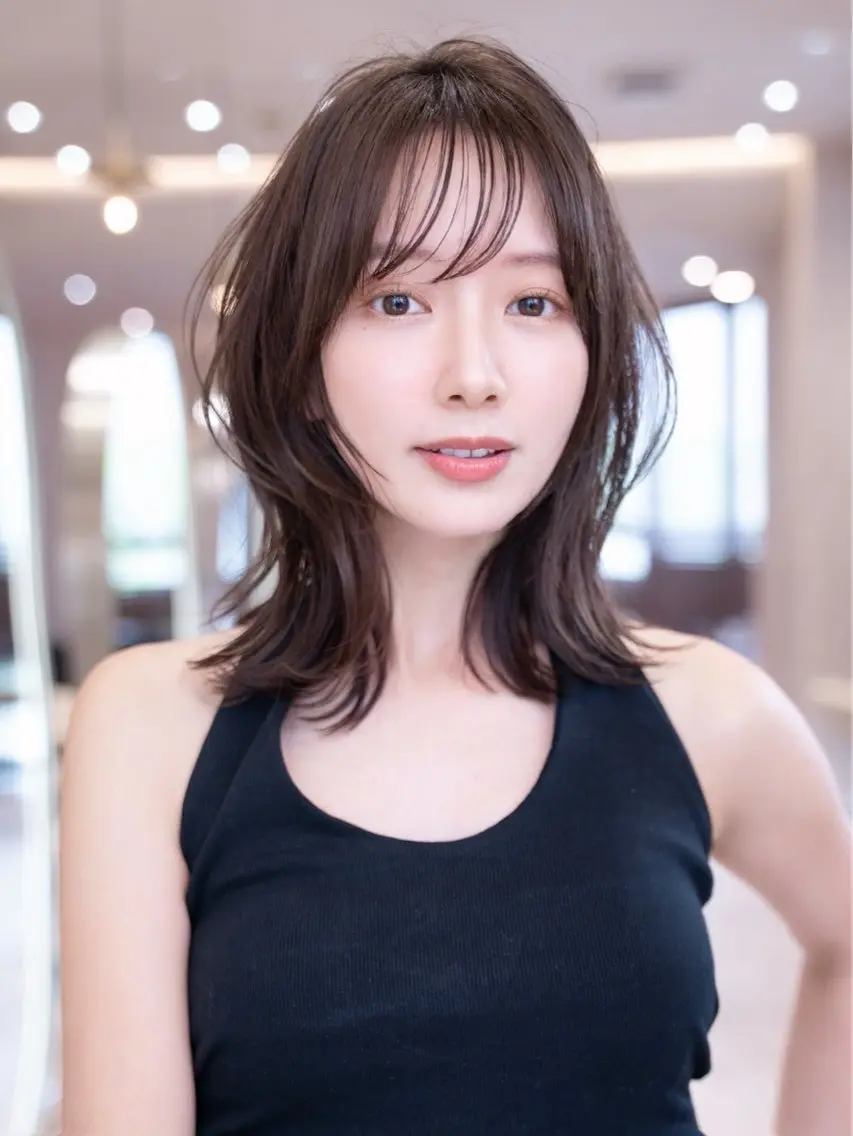 ミディアム カラー カット ヘアカラー トリートメント レイヤー/ベージュ ヒヨリ/渋谷のヘアスタイル