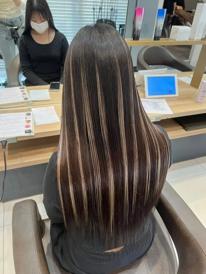 ロング エクステ ハイライト カタギ ユウトのヘアスタイル