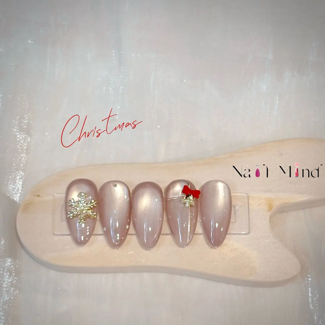 ネイル 冬ネイル クリスマス ハンドネイル NailMind Tokyoのネイルデザイン