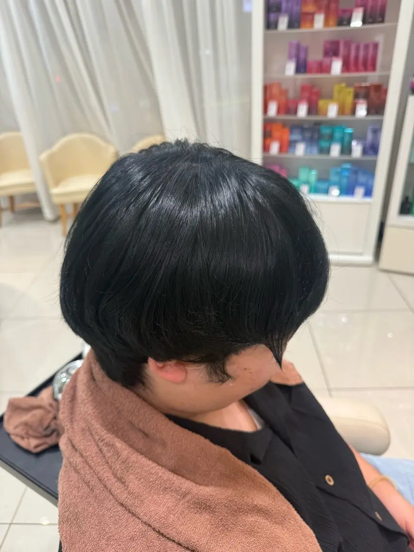 カラー メンズ 黒髪 ブルーカラー ブルーブラック 艶感カラー🫧/ ハイトーン🌟/まおのヘアスタイル
