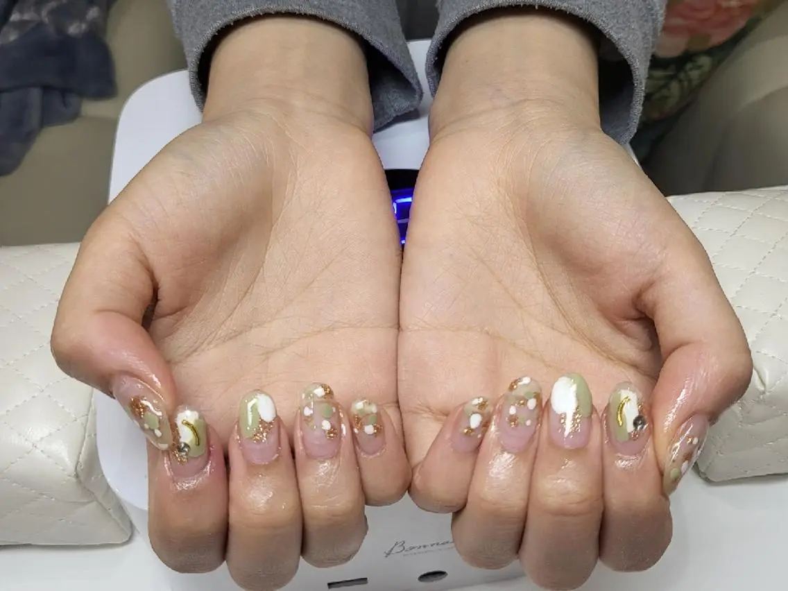 ネイル ドット ニュアンスネイル More suzukiのネイルデザイン