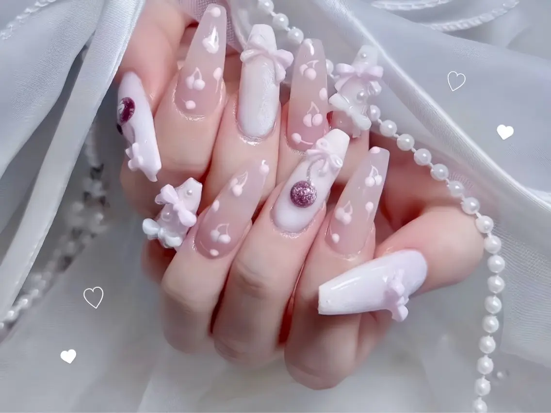ネイル チークネイル フレンチネイル ガラスフレンチ グラデーション キラキラネイル ハンドネイル Rin Nail 新大久保店のネイルデザイン
