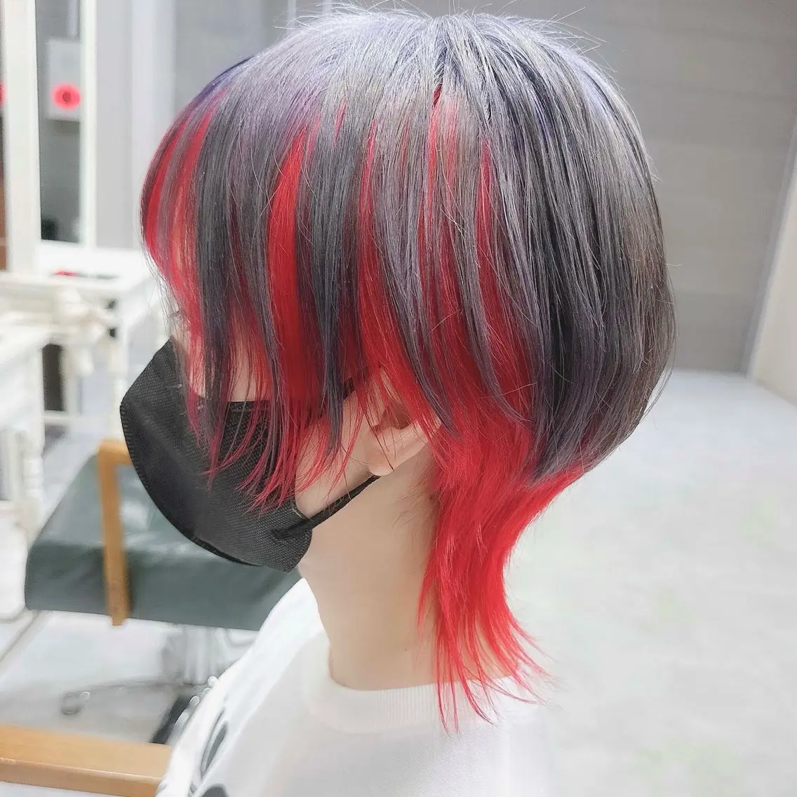 ショート カラー ブリーチ デザインカラー グレージュ ハイトーンカラー インナーカラー DAYS Men’sのヘアスタイル