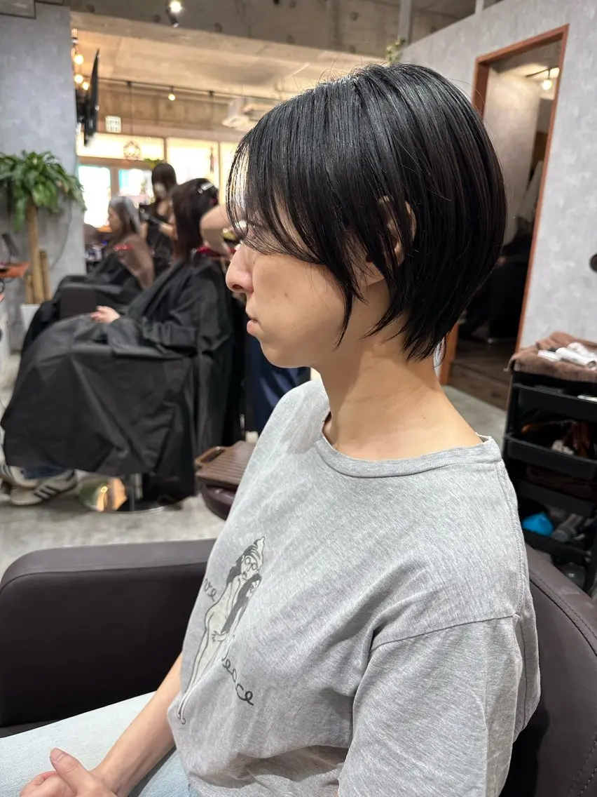 ショート 切りっぱなしボブ ショートボブ ハンサムショート 丸みショート ボブ モテ髪/ボブ/ショー ト/アダチフウトのヘアスタイル