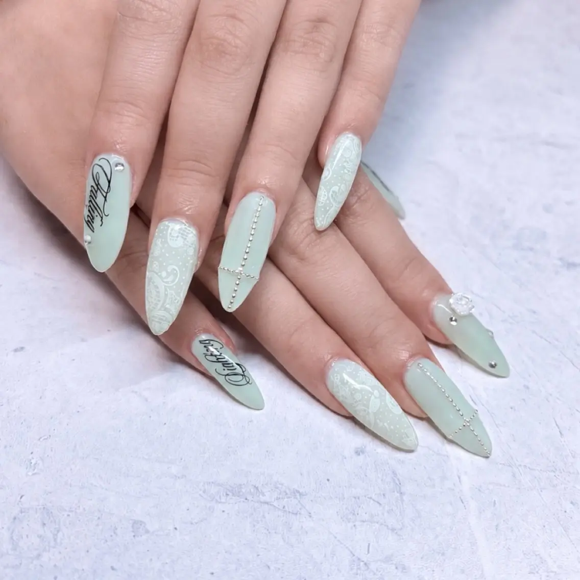 ネイル グリーン レース ハンドネイル pivo nail salonのネイルデザイン