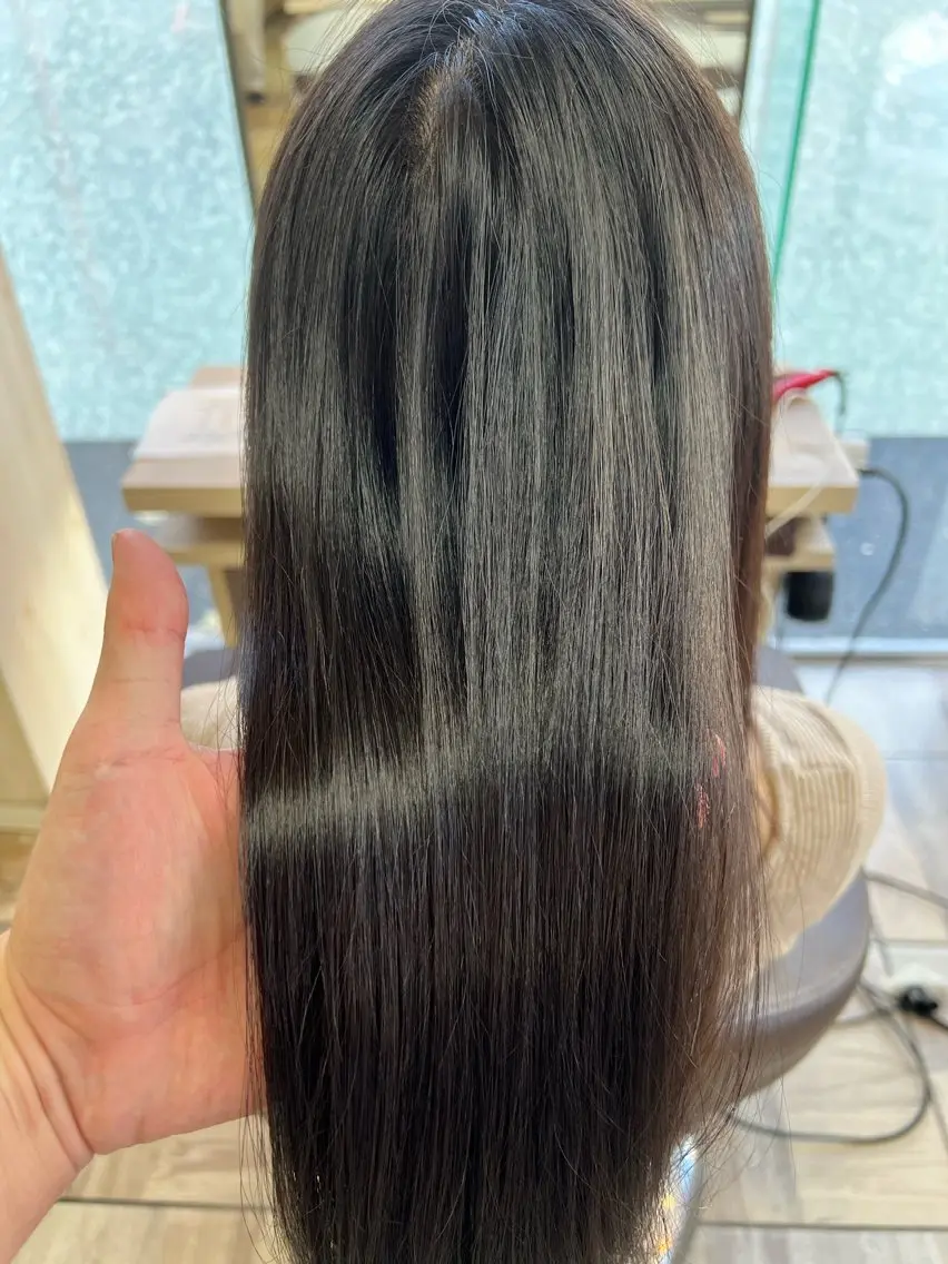 ロング EARTH岩楯 優貴のヘアスタイル