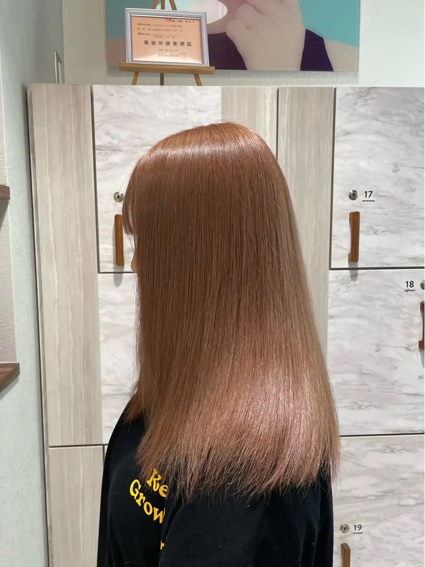 セミロング カラー ベージュカラー ブリーチ ブラウンカラー ブラウンベージュ 透明感カラー ヘアカラー 伊藤 隆星のヘアスタイル