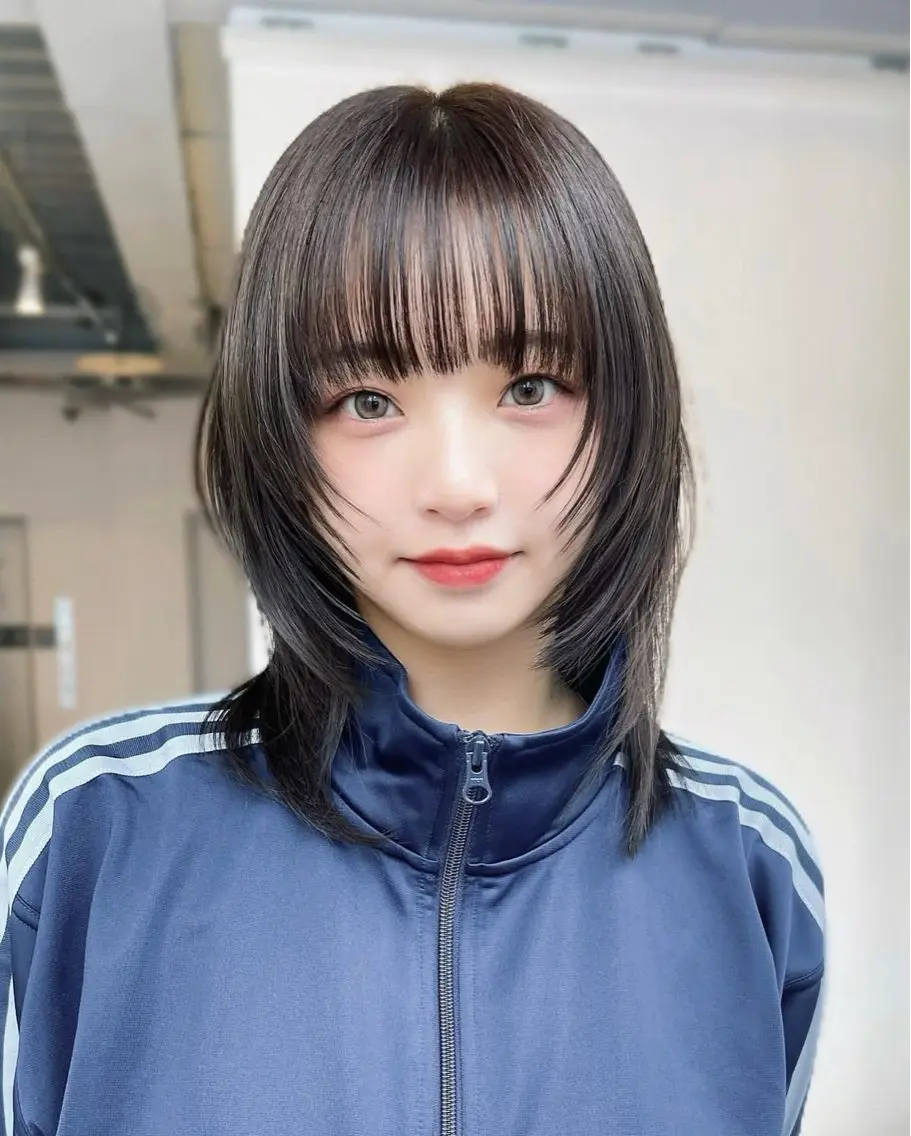 セミロング タナベ アミのヘアスタイル