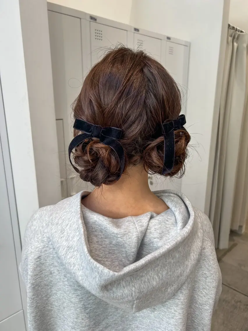 セミロング カラー ヘアアレンジ お団子ヘア ヘアセット yuka .のヘアスタイル