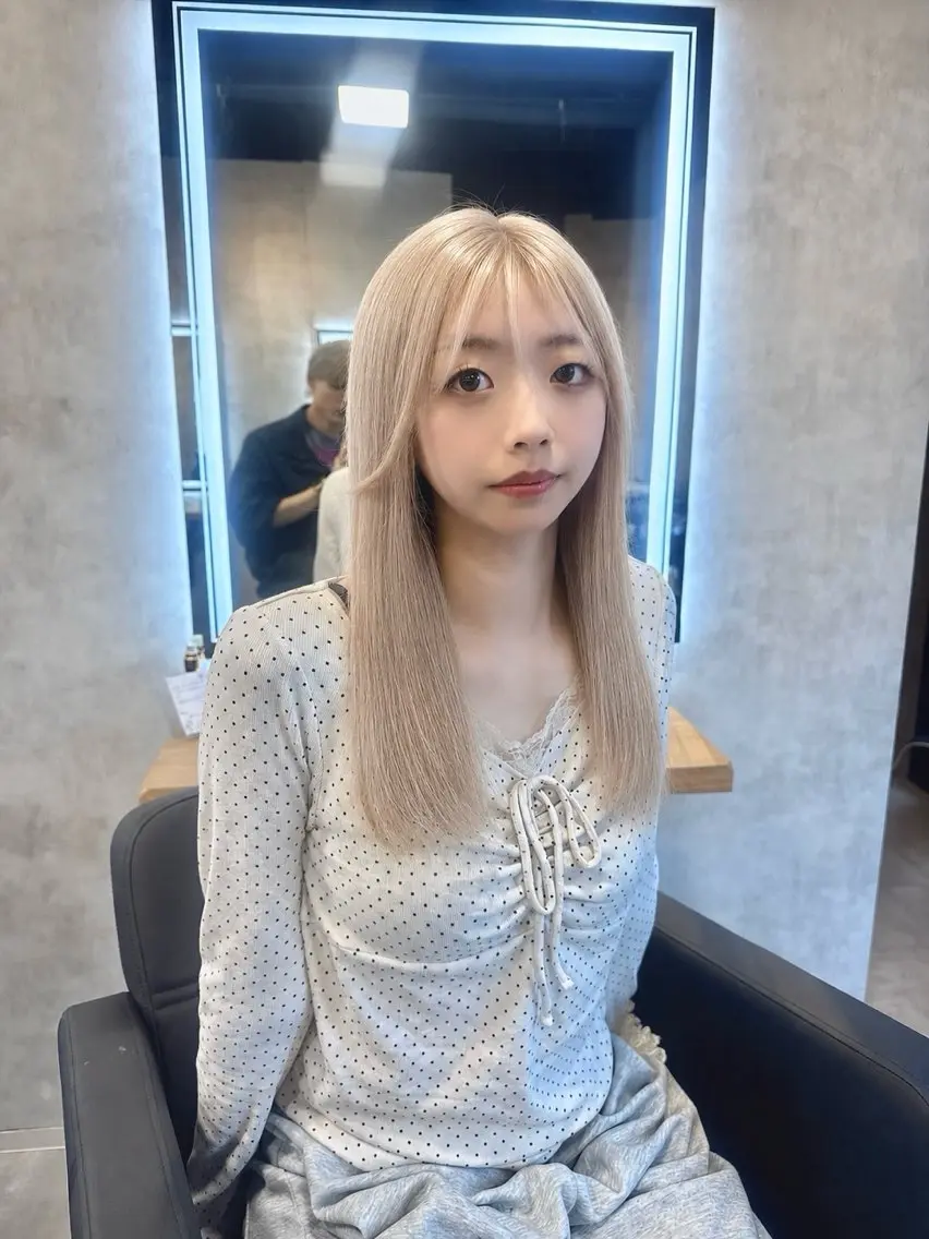 ロング カラー パーマ ヘアアレンジ カット ヘアカラー トリートメント ヘッドスパ 透明感ブリーチカラー 🌈TOMOHIROのヘアスタイル