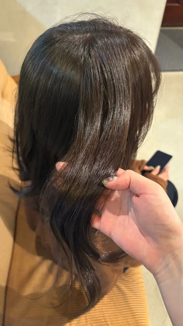 ミディアム カラー 時森 咲良のヘアスタイル
