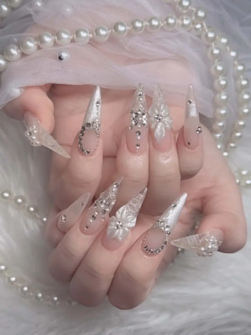 ネイル チークネイル フレンチネイル キラキラネイル 韓国ネイル マグネットネイル ハンドネイル yuuna hbabynailのネイルデザイン