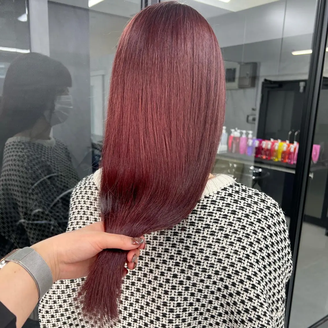 ロング カラー シールエクステ ハイトーンカラー エクステ ヘアカラー トリートメント シールエクステ特化 ハイトーン、NANAのヘアスタイル