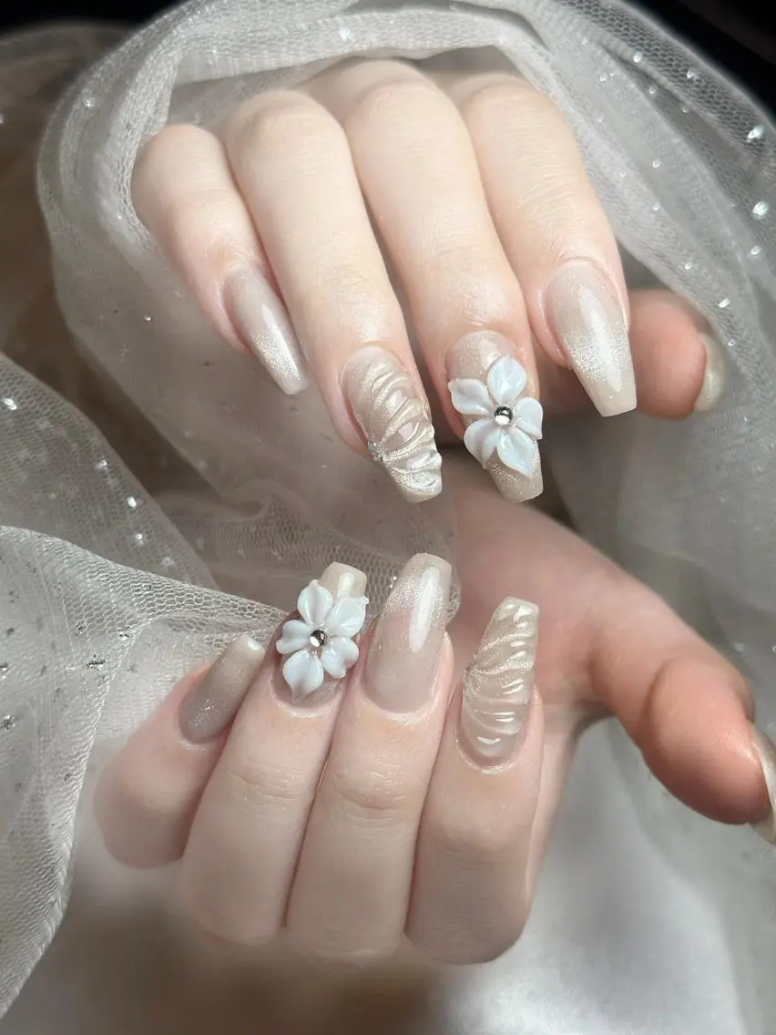 ネイル アートネイル ジェルネイル 韓国ネイル ニュアンスネイル ワンカラーネイル ハンドネイル Queen Nail Salonのネイルデザイン