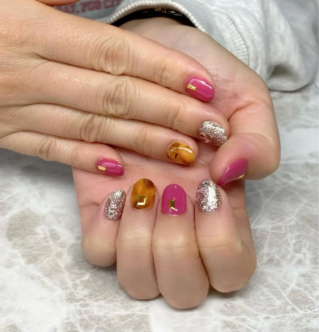 ネイル ストーンネイル ハンドネイル ゆぴねいる yupinailのネイルデザイン